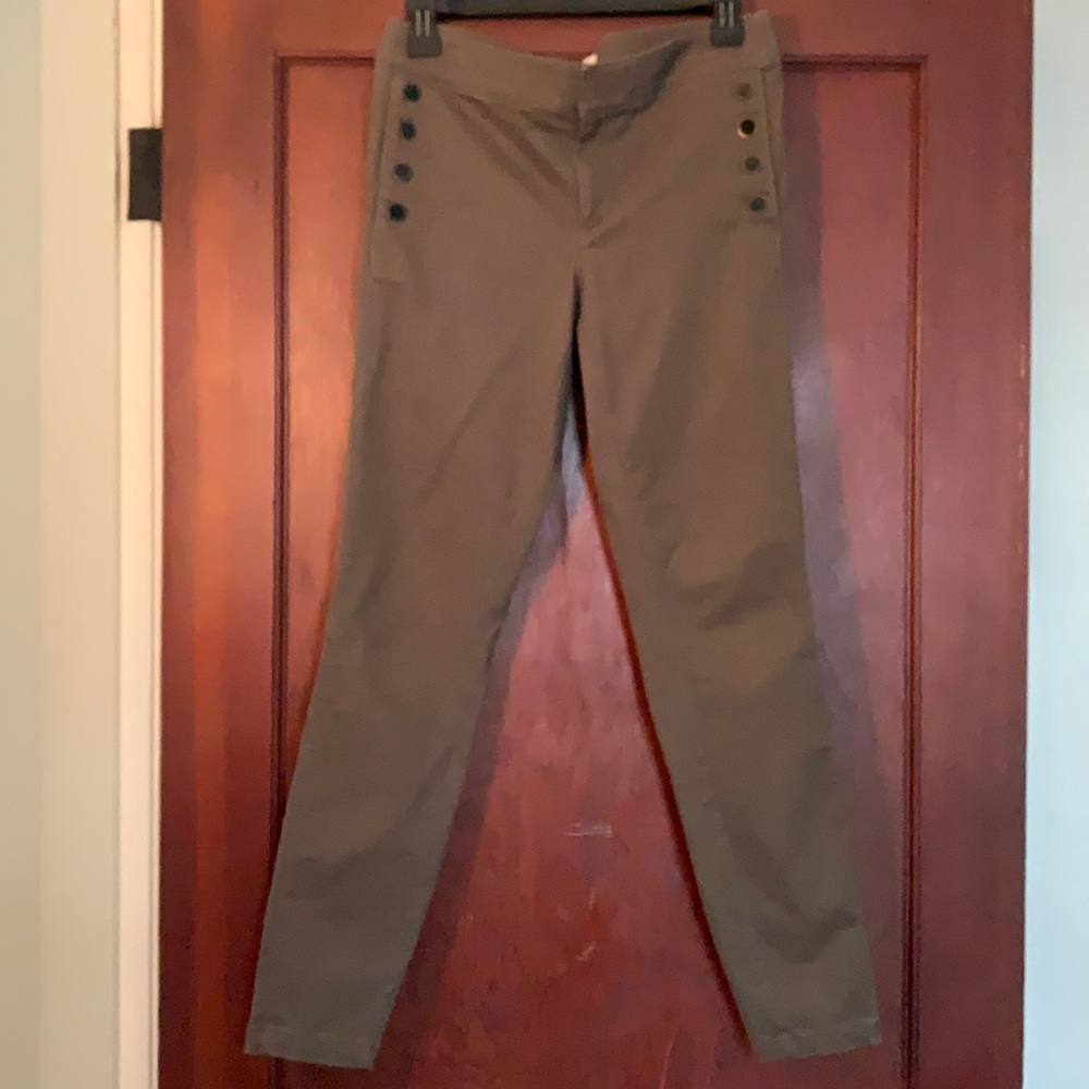 Button side detail pants!